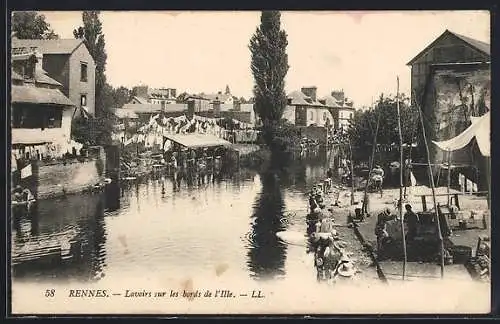 AK Rennes, Lavoir sur les Bords de la Rance, Waschfrauen bei der Arbeit am Flussufer