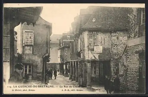 AK La Guerche-de-Bretagne, La Rue du Cheval Blanc