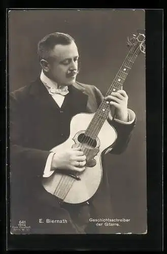 AK Gitarrist E. Biernath spielt sein Instrument