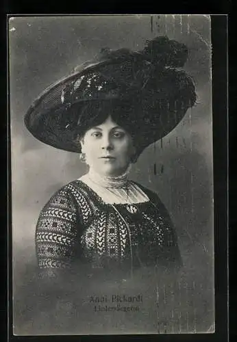 AK Anni Pickardt, Liedersängerin, Portrait mit Hut