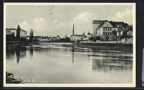 AK Lundenburg /N. D., Ortspanorama vom Wasser aus