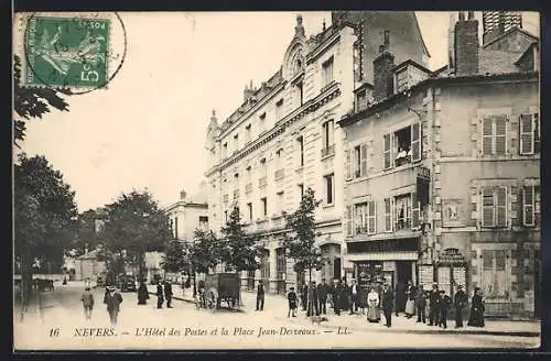 AK Nevers, l`Hôtel des Postes et la Place Jean Desveaux, Tabakladen mit Ansichtskartenverkauf