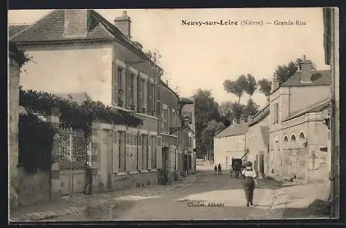 AK Neuvy-sur-Loire, Grande-Rue