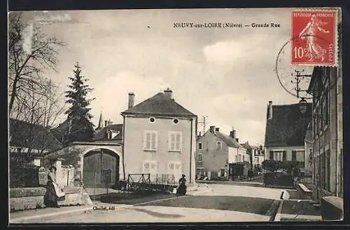 AK Neuvy-sur-Loire, Grande Rue