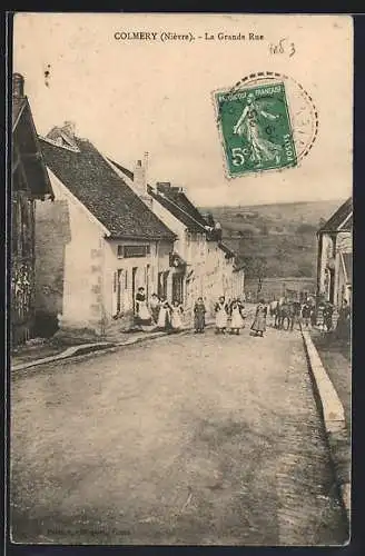 AK Colmery, La Grande Rue avec des gens se promenant