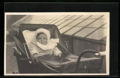 AK Kleines Kind im Kinderwagen