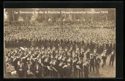 AK Hannover, 9. Deutsches Sängerbundesfest 1924, Blasorchester und versammelte Menge