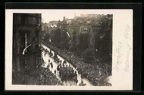 AK Hannover, 9. Deutsches Sängerbundesfest 1924, Blaskapelle auf dem Festumzug