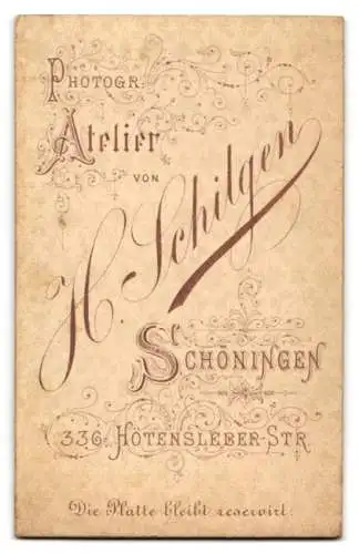 Fotografie H. Schilgen, Schöningen, Hötensleber-Str. 336, Porträt eines Mannes mit Schnurrbart