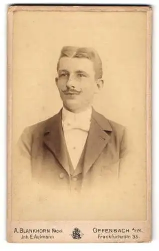 Fotografie A. Blankhorn Nachf., Offenbach a. M., Frankfurterstr. 35, Portrait eines Herrn mit Schnurrbart