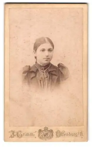 Fotografie J. Grimm, Offenburg i. B., Portrait einer jungen Frau