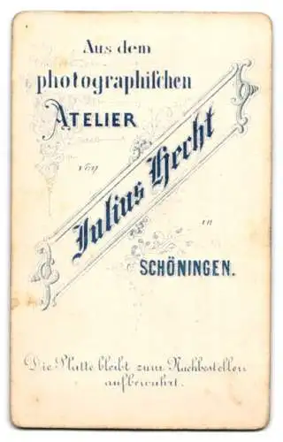 Fotografie Julius Hecht, Schöningen, Mutter mit Baby auf dem Schoss
