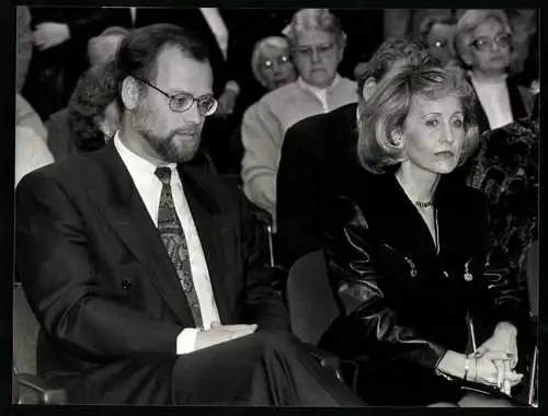 Fotografie Sepp Spiegl, Bonn, Brigitte Seebacher-Brandt und Rudolf Scharping, bei der Eröffnung der Brandt-Ausstellung