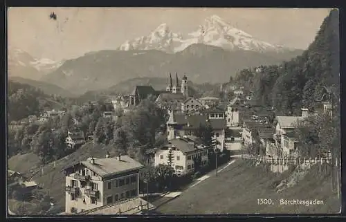 AK Berchtesgaden, Totalansicht mit Blick zum Watzmann