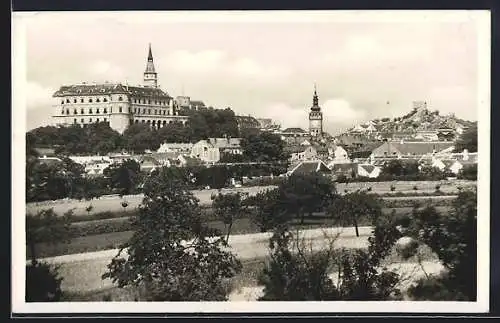 AK Nikolsburg, Ortspanorama mit Feldern