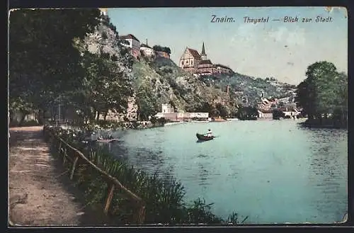 AK Znaim, Blick vom Thayatal zur Stadt, Ruderboot