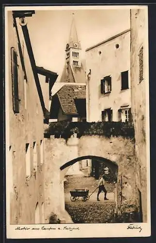 AK Laufen a. Salzach, Partie in einer Gasse mit Blick zur Kirche