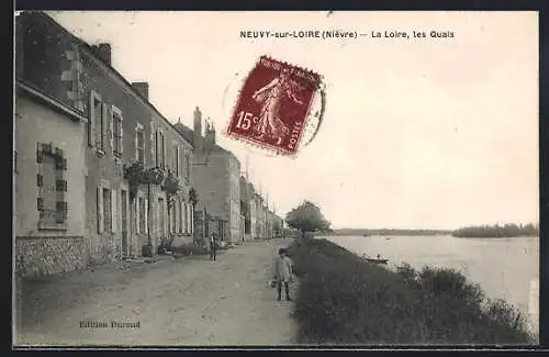 AK Neuvy-sur-Loire, La Loire, les Quais