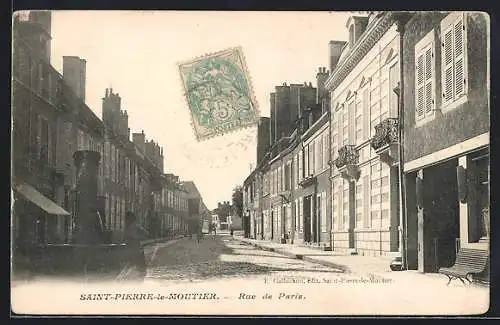 AK Saint-Pierre-le-Moutier, Rue de Paris, Strassenpartie