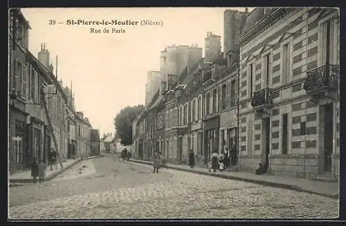 AK St-Pierre-le-Moutier /Nièvre, Rue de Paris, Strassenpartie