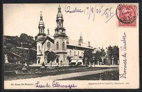 AK St. Anne de Beaupre, Partie an der Kirche