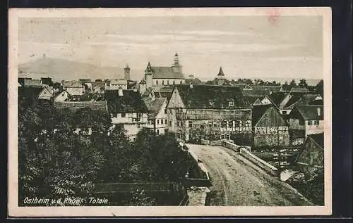 AK Ostheim / Rhön, Totalansicht mit Blick zur Kirchenfestung