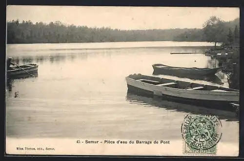 AK Semur, pièce d`eau du Barrage de Pont avec des barques