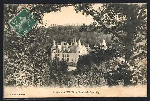 AK Semur, Château de Bourbilly entouré d`arbres et de verdure