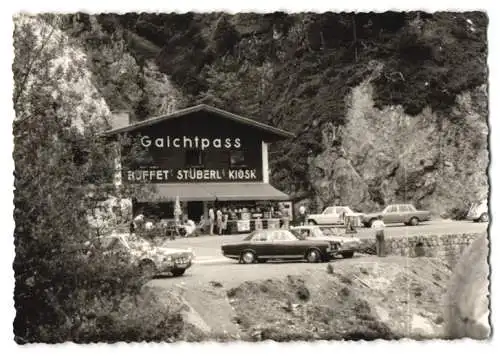 Fotografie unbekannter Fotograf, Ansicht Gaichtpass, Gasthaus Stüberl mit Auto-Parkplatz