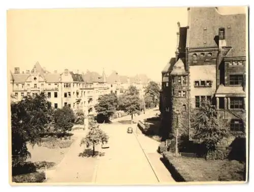 Fotografie unbekannter Fotograf, Ansicht Reichenberg, Strassenansicht mit Wohnhäusern