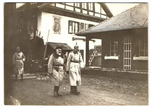 Fotografie unbekannter Fotograf, Ansicht Bennwihr, König Wilhelm II. von Württemberg nebst General um 1911