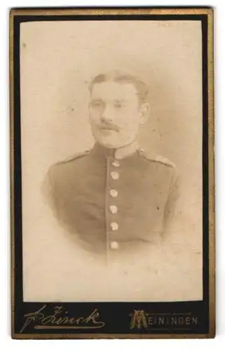 Fotografie F. Zinck, Meiningen, Halbestadtstr. 15, Porträt eines Soldaten in Uniform