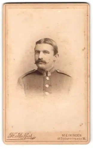 Fotografie H. Meffert, Meiningen, Sedanstrasse 18, Porträt eines Soldaten in Uniform