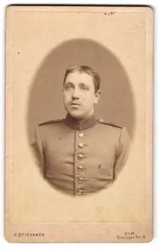 Fotografie C. Stichaner, Ulm, Ensinger Str. 4, Porträt eines jungen Soldaten in Uniform