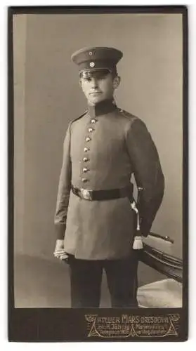 Fotografie Atelier Mars, Dresden, Marien-Allee 1, Ein Soldat in Uniform