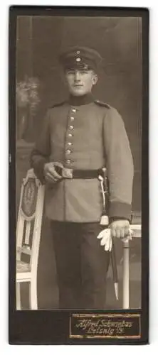 Fotografie Alfred Schwiebus, Leisnig i. S., Porträt eines Soldaten in Uniform