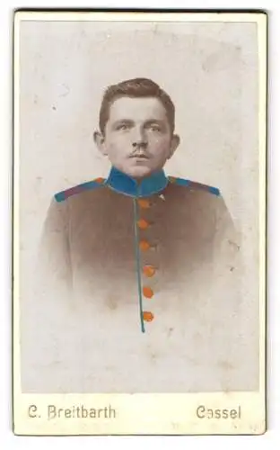 Fotografie C. Breitbarth, Cassel, Porträt eines Soldaten in Uniform