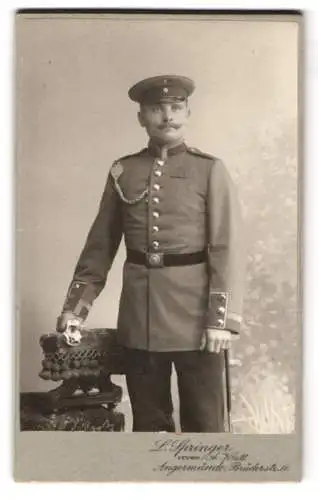 Fotografie L. Springer, Angermünde, Brüderstr. 11, Porträt eines Soldaten in Uniform