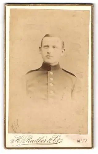 Fotografie H. Reuther & Co., Metz, Steinweg No. 4, Porträt eines jungen Soldaten in Uniform