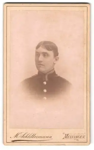 Fotografie M. Schlittermann, Meiningen, Bismarckstrasse 15, Porträt eines jungen Soldaten in Uniform