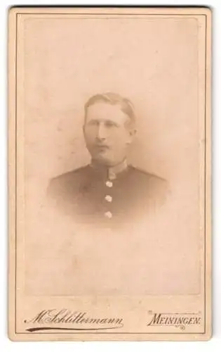 Fotografie M. Schlittermann, Meiningen, Bismarck Str. 15, Porträt eines Soldaten in Uniform