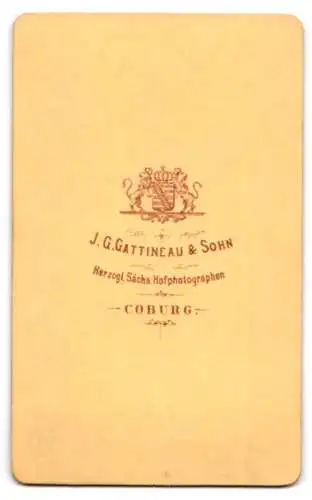 Fotografie J. G. Gattineau & Sohn, Coburg, Porträt eines Soldaten in Militäruniform