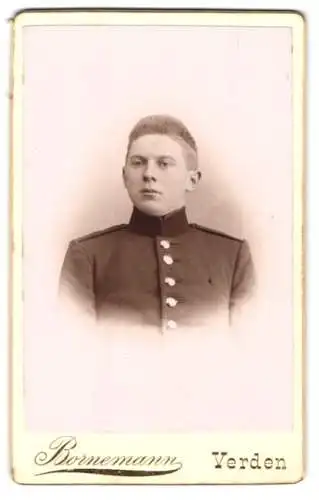 Fotografie Bornemann, Verden, Porträt eines jungen Soldaten in Uniform