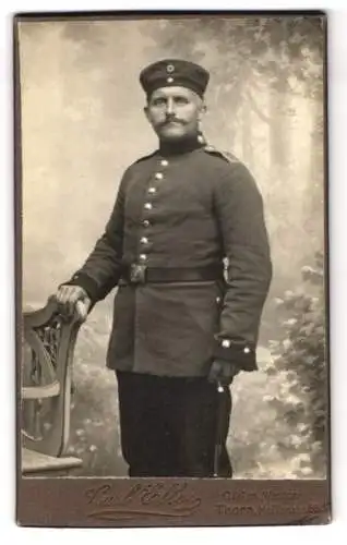 Fotografie Carl Eller, Culm /Westpr., Porträt eines Soldaten in Uniform