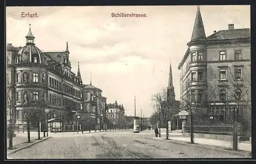 AK Erfurt, Schillerstrasse, Kreuzung mit Gasthaus und Blick zur Kirche