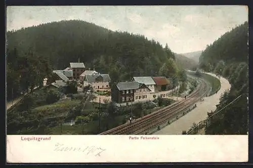 AK Falkenstein /Loquitzgrund, Ortsansicht mit Bahnhof aus der Vogelschau