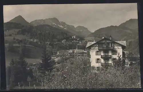 AK Berchtesgaden, Blick auf das Hotel Pension Erika und die Ortschaft