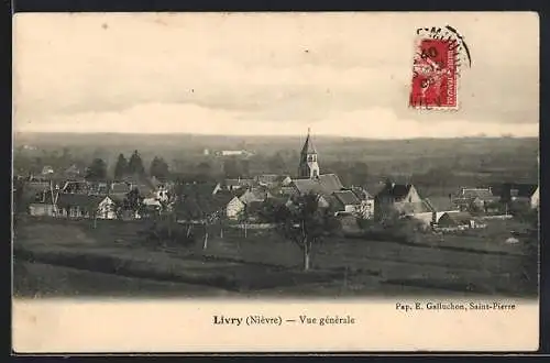 AK Livry, Nièvre, vue générale du village avec église et maisons