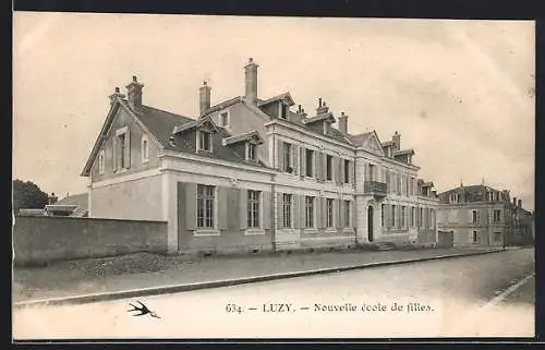 AK Luzy, Nouvelle école de filles