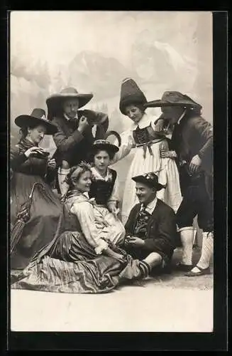 AK Szene mit Gruppe in tiroler Tracht
